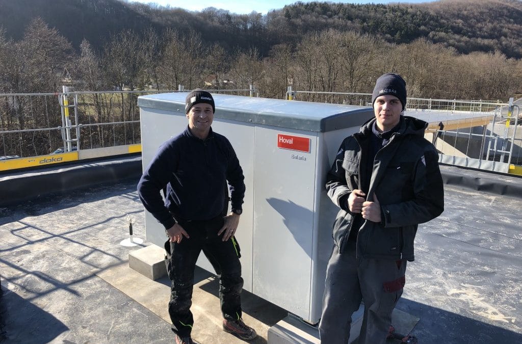 Heizbär installiert Hoval Wärmepumpen Heizung für Feuerwehr und Bauhof in Alland